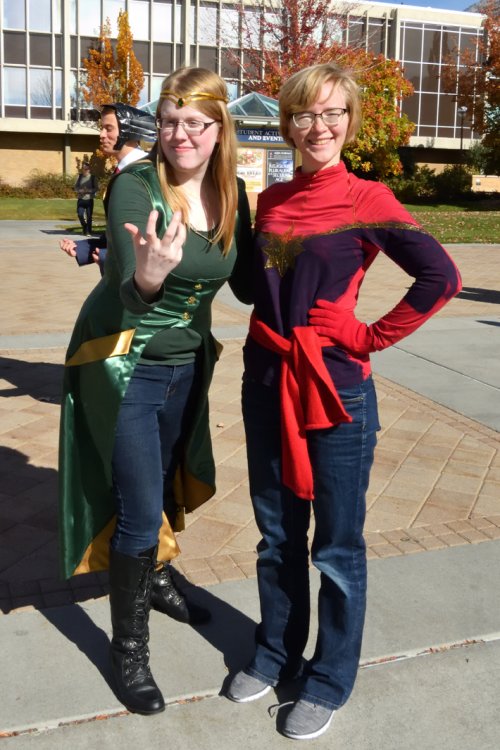 5bdb75fc6631a_DSCN5711LokiandCaptainMarvel.thumb.jpg.7bbec164034cc6a472d06a7d9bedc1ca.jpg