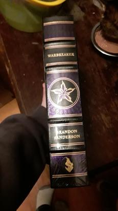 60784ca6e756e_warbreakerleatherbound1.jpeg.8b040ae72b662d316179a3cb5fcad8d3.jpeg