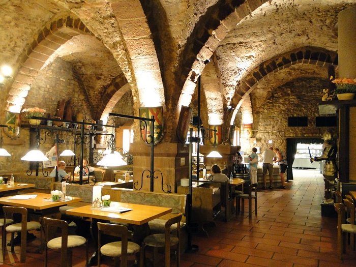 cafe.JPG.c534f2ab1c75b3338eea03a3f8f265b7.JPG