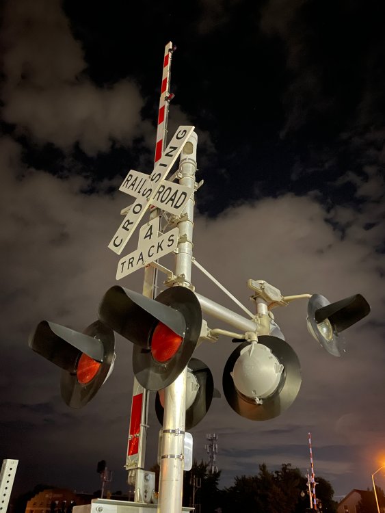 64e6ee24746b4_railroadsignal.thumb.jpeg.5bcfd292820e87a03e1cb9e295cddb03.jpeg
