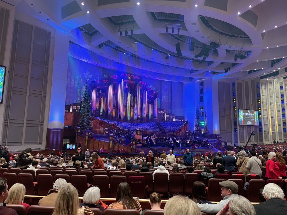 christmasconcert.thumb.jpeg.5013b60d45580f1da4e405eb47151ac9.jpeg