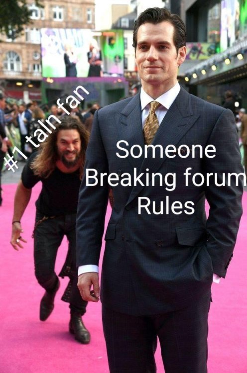 jason-momoa-sneaking-up-to-henry-cavill-meme-22.thumb.jpg.533ab2d1f38de7d0500f50f73f443310.jpg